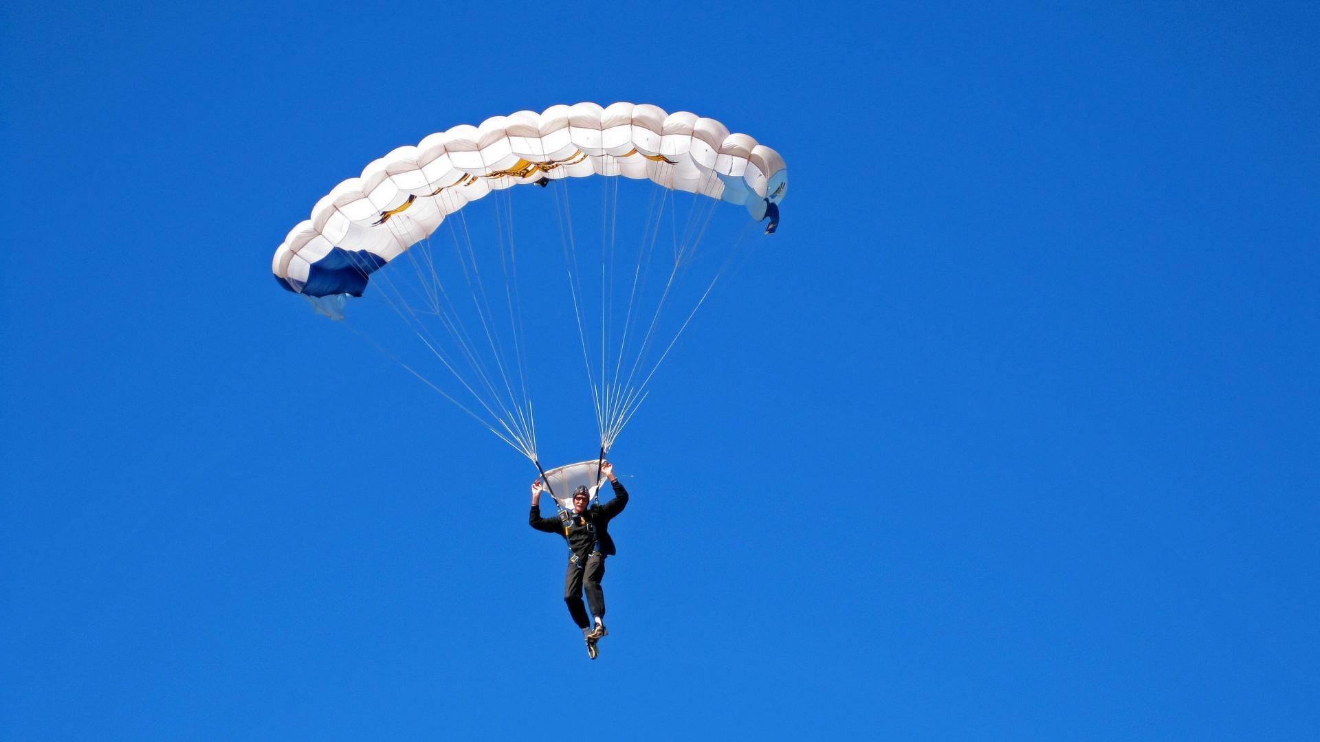 冠军球队球员参与运动康复志愿服务传递关爱理念，篮球运动员康复训练